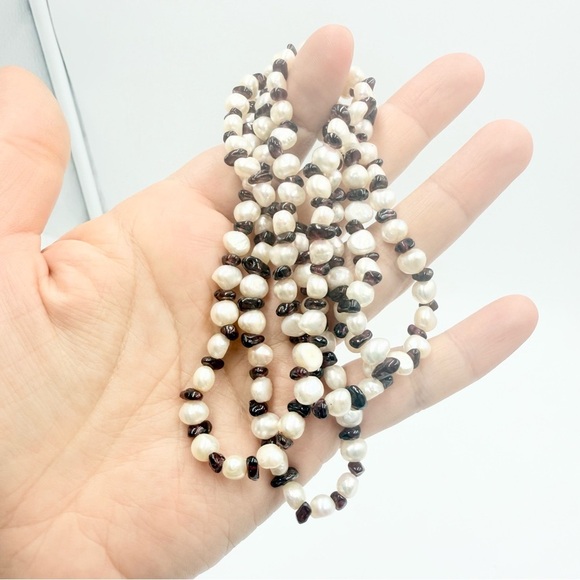 Vintage Genuine Pearls and Garnet Beaded Necklace - Picture 5 of 6